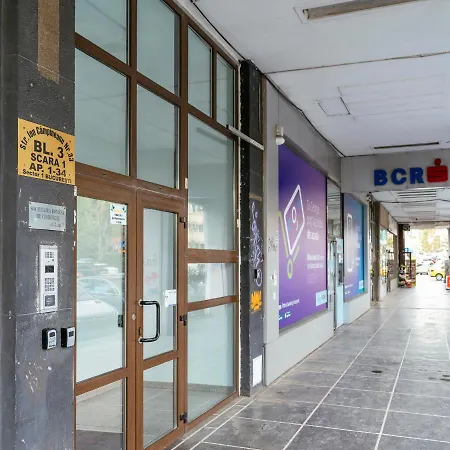 Beautiful - Location - Netflix+balcony *