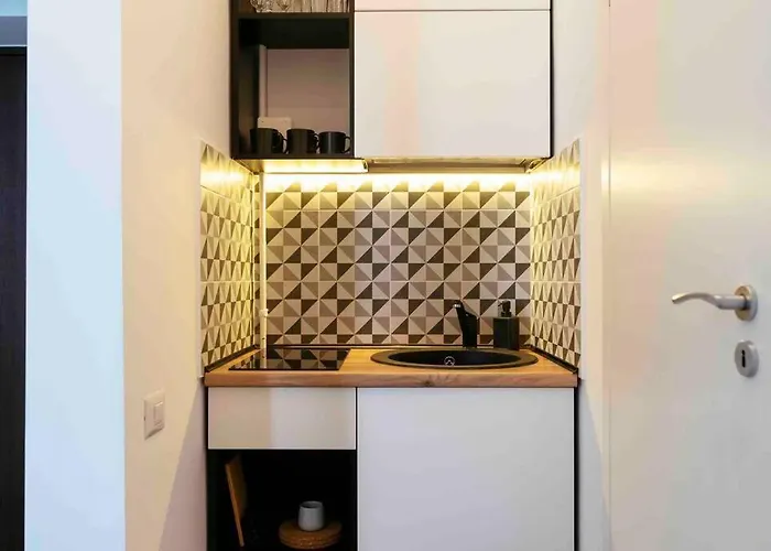Beautiful - Location - Netflix+balcony Daire