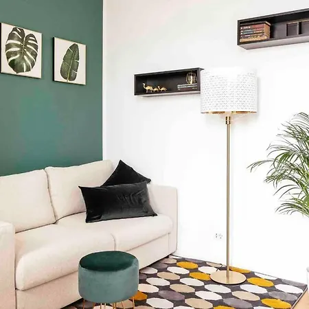 Apartment Beautiful - Location - Netflix+balcony