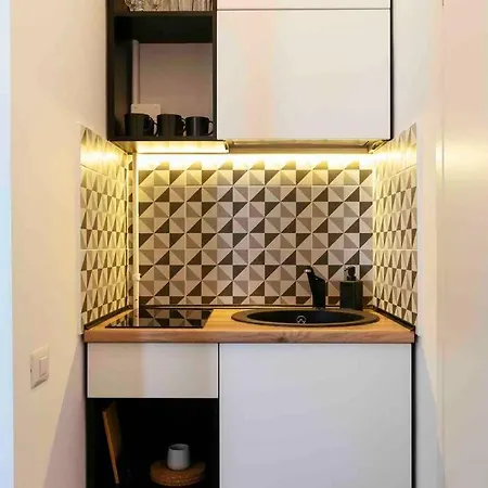 Beautiful - Location - Netflix+balcony Apartment