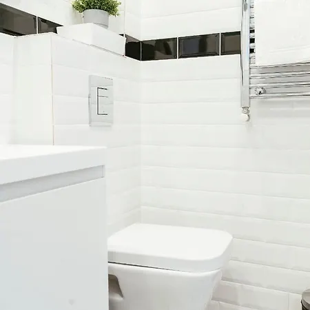 Beautiful - Location - Netflix+balcony Bükreş