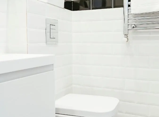 Beautiful - Location - Netflix+balcony Bukarest