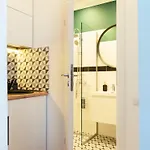 Beautiful - Location - Netflix+balcony 아파트