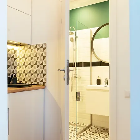 Beautiful - Location - Netflix+balcony Apartament